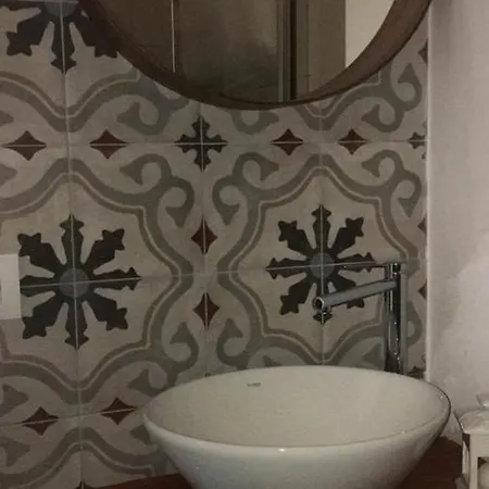 Romi-antica Dimora Guest house